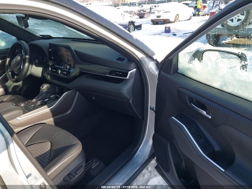 2022 Toyota Highlander Xse