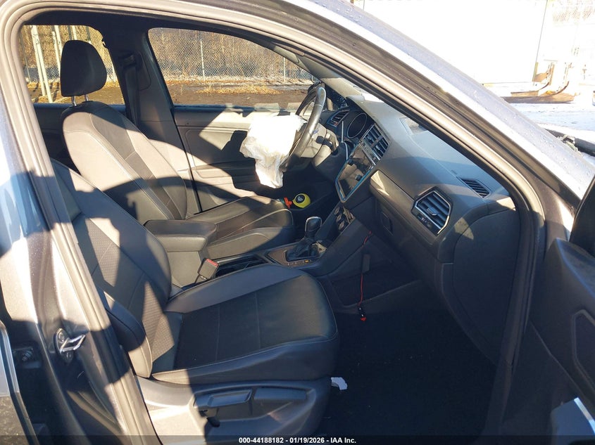 2020 Volkswagen Tiguan 2.0T Se/2.0T Se R-Line Black/2.0T Sel