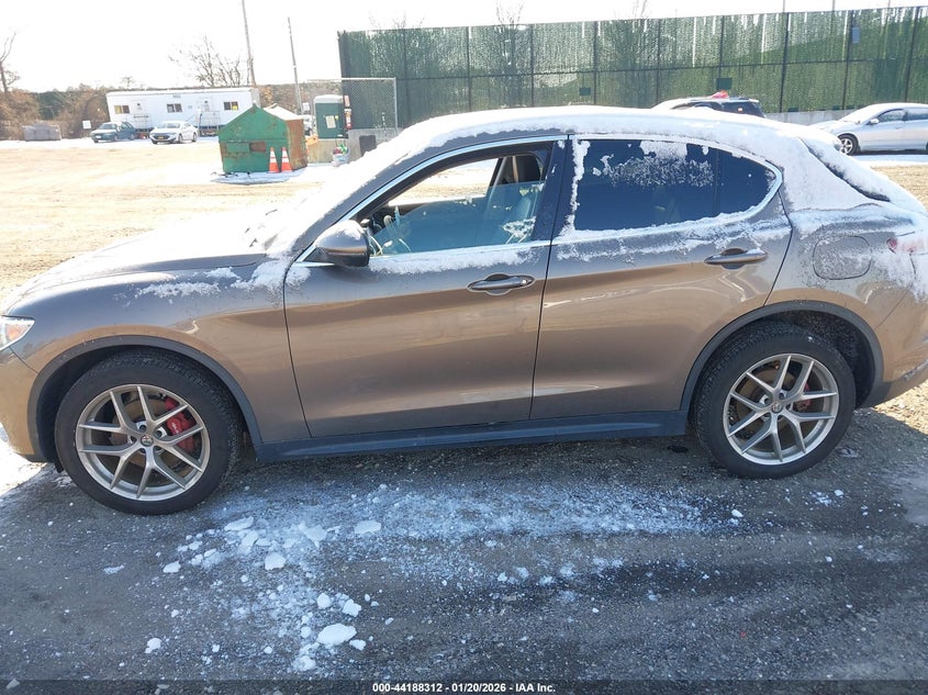 VIN ZASPAKBN1K7C50994 2019 ALFA ROMEO STELVIO TI AWD