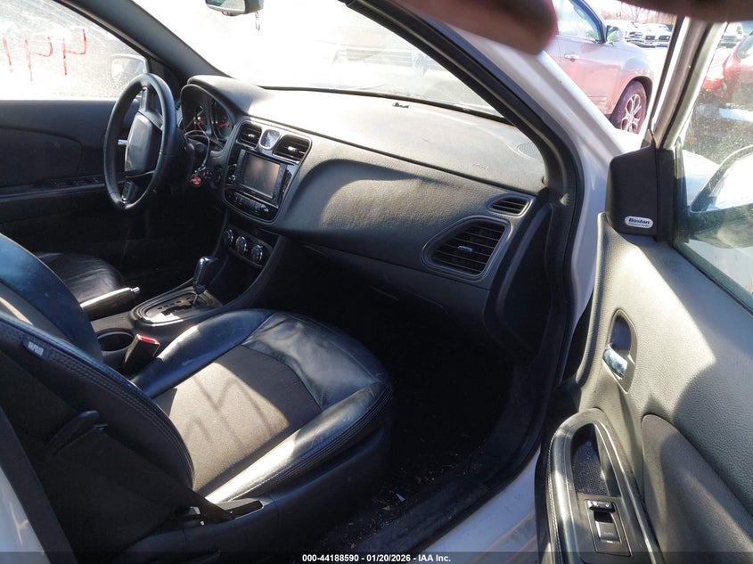 2013 Chrysler 200 Limited