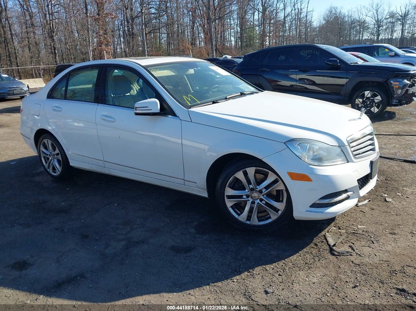 2013 Mercedes-Benz C 300 Luxury 4Matic
