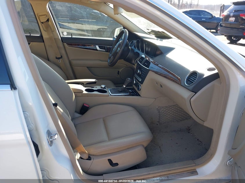 2013 Mercedes-Benz C 300 Luxury 4Matic