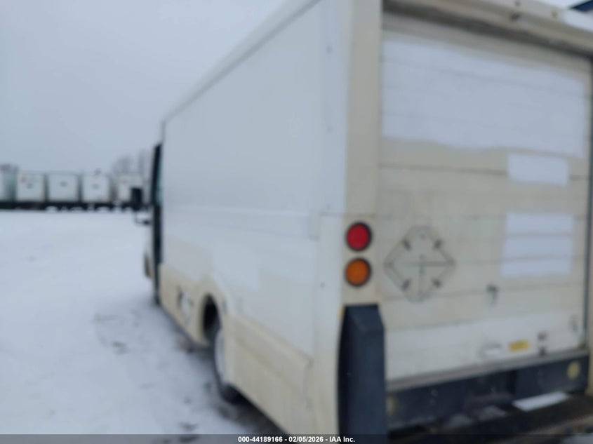 2013 Isuzu Commercial Van