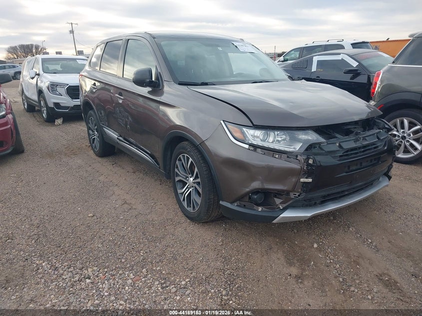 2017 Mitsubishi Outlander Es