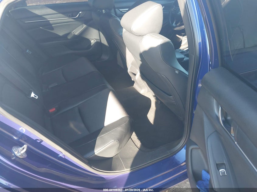 VIN 1HGCV1F36JA074638 2018 HONDA ACCORD SPORT