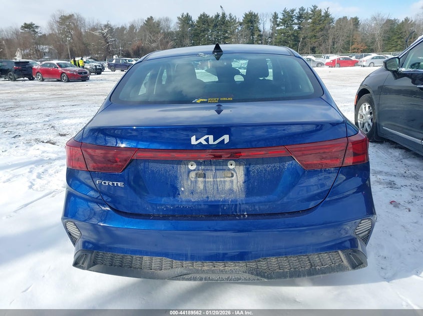 VIN 3KPF24AD5PE585804 2023 KIA FORTE LXS