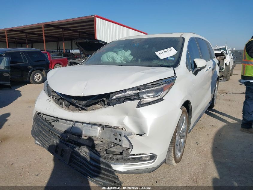 2022 Toyota Sienna Platinum