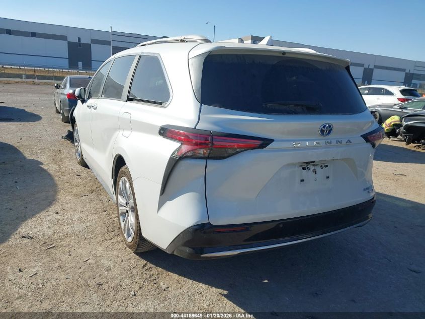 2022 Toyota Sienna Platinum