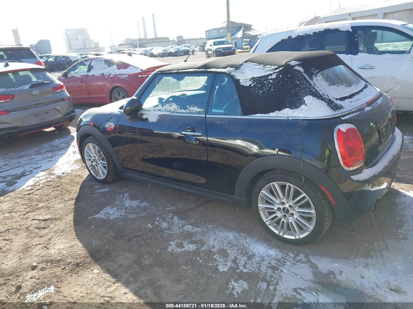 2017 Mini Convertible Cooper VIN: WMWWG5C35H3D00121 Lot: 44189721
