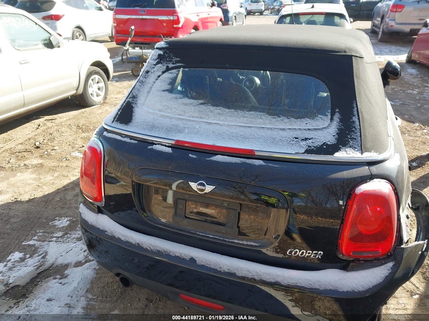 2017 Mini Convertible Cooper VIN: WMWWG5C35H3D00121 Lot: 44189721