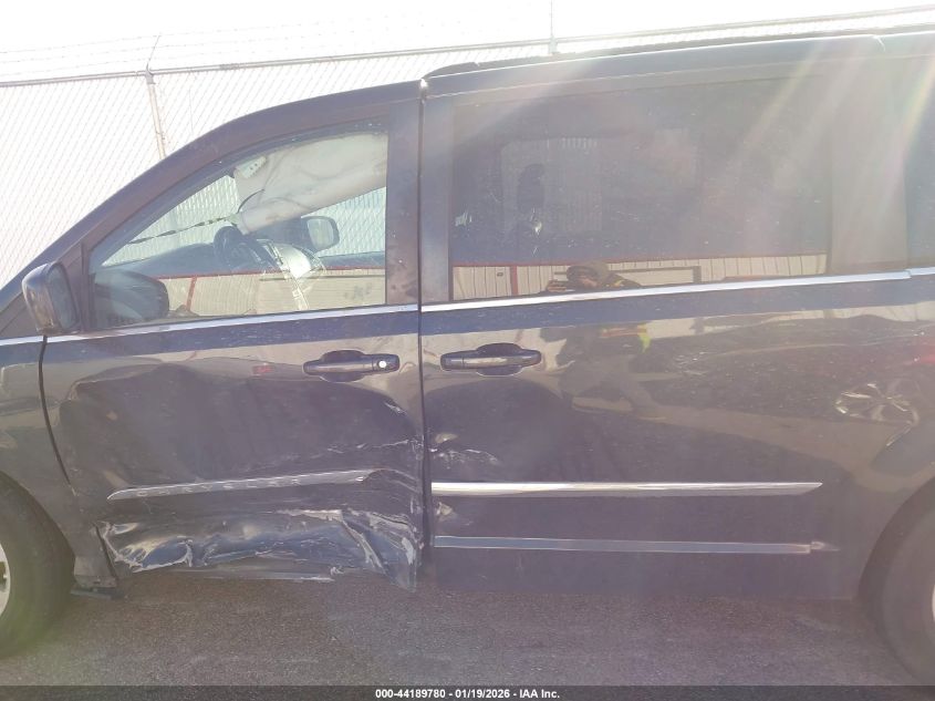 2014 Chrysler Town & Country Touring VIN: 2C4RC1BG8ER215928 Lot: 44189780