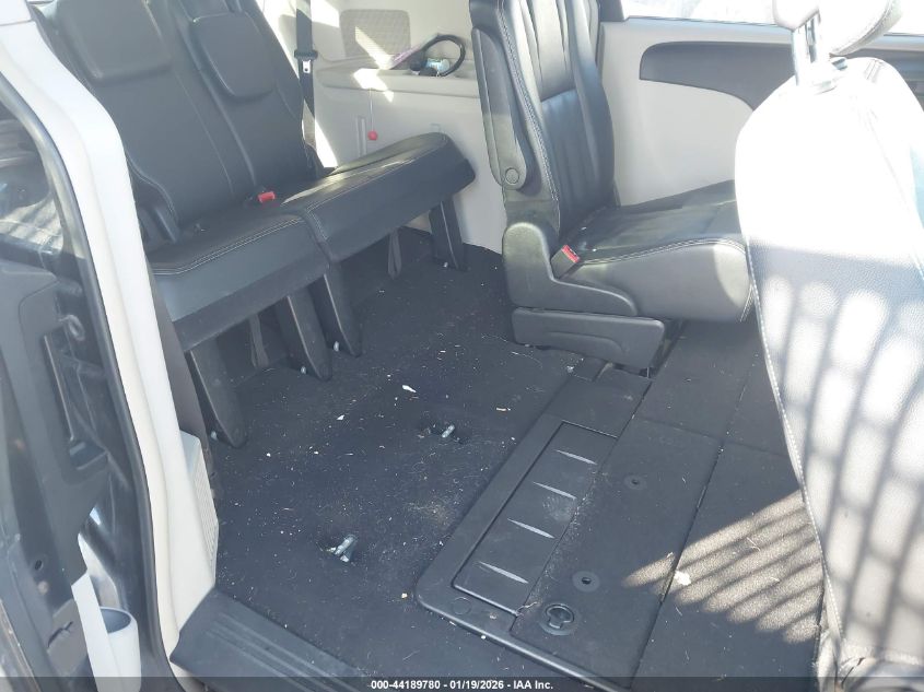 2014 Chrysler Town & Country Touring VIN: 2C4RC1BG8ER215928 Lot: 44189780