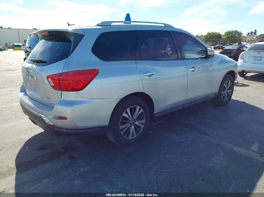 2017 Nissan Pathfinder Sv
