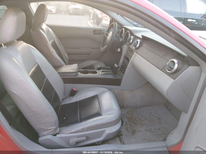 2007 Ford Mustang V6 Deluxe/V6 Premium