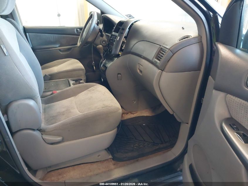 2009 Toyota Sienna Le