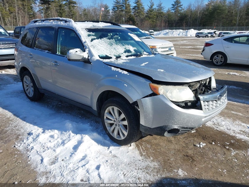 JF2SHACC9BG702651 SUBARU FORESTER Photo 1