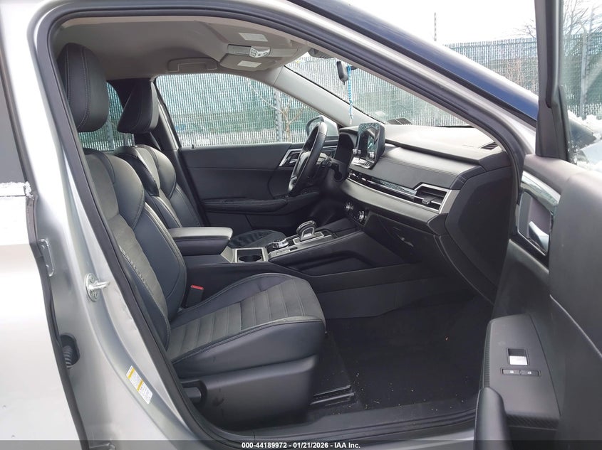 2022 Mitsubishi Outlander Black Edition 2Wd/Se 2.5 2Wd/Se Launch Edition 2Wd