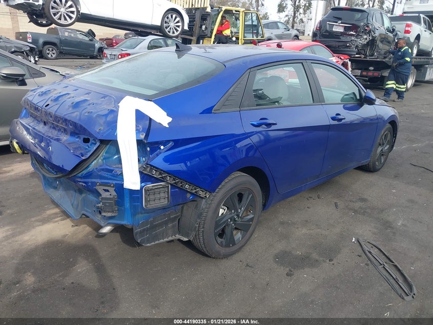 2023 Hyundai Elantra Sel