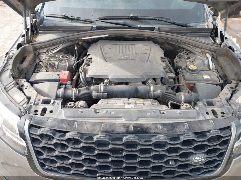 2018 Land Rover Range Rover Velar P380 First Edition/P380 Hse R-Dynamic VIN: SALYM2RV7JA755846 Lot: 44190500