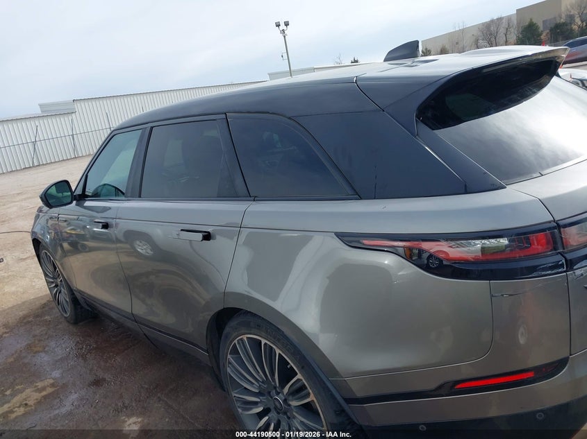 2018 Land Rover Range Rover Velar P380 First Edition/P380 Hse R-Dynamic VIN: SALYM2RV7JA755846 Lot: 44190500