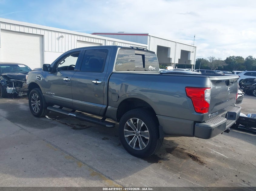 2017 Nissan Titan Sl