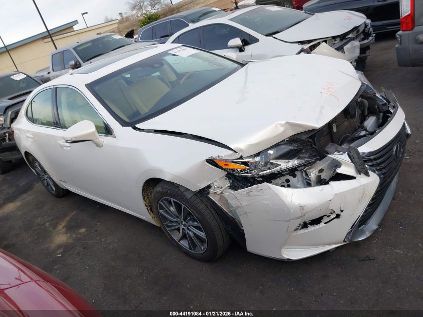 2016 Lexus ES 300h