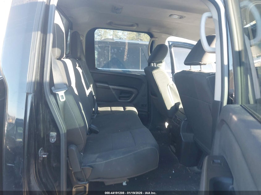 2015 Nissan Titan Pro-4X/S/Sl/Sv VIN: 1N6BA0EC0FN512360 Lot: 44191208