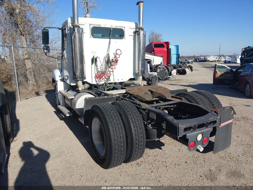 2004 Freightliner Conventional Columbia