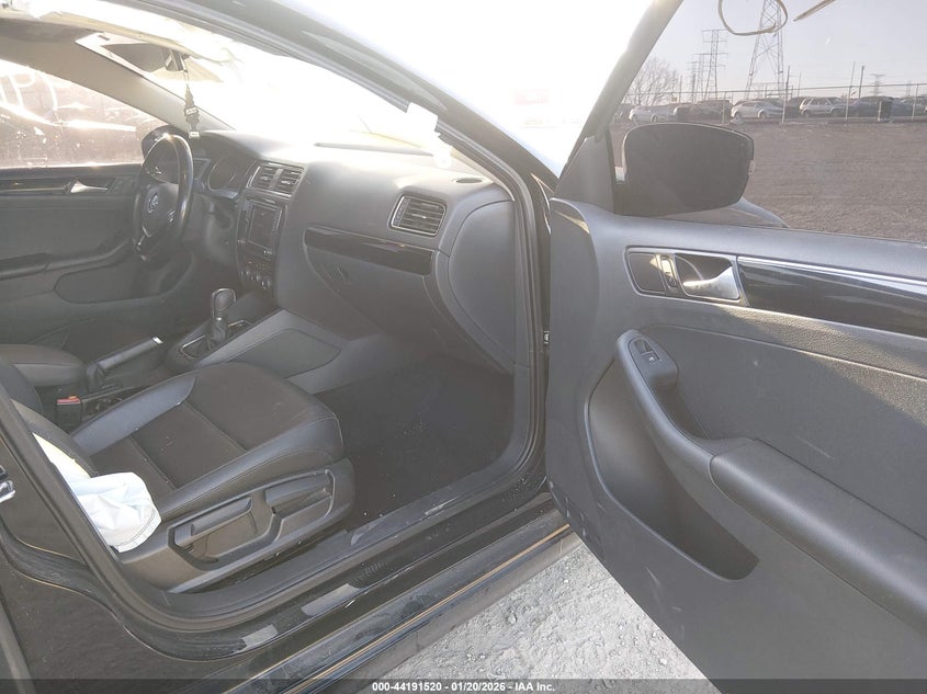 2017 Volkswagen Jetta 1.8T Sel/1.8T Sel Premium