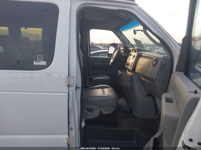 2012 Ford E-350 Super Duty Commercial