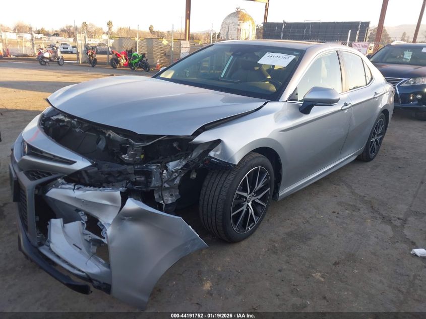 2024 Toyota Camry Hybrid Se