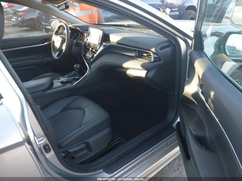 2024 Toyota Camry Hybrid Se