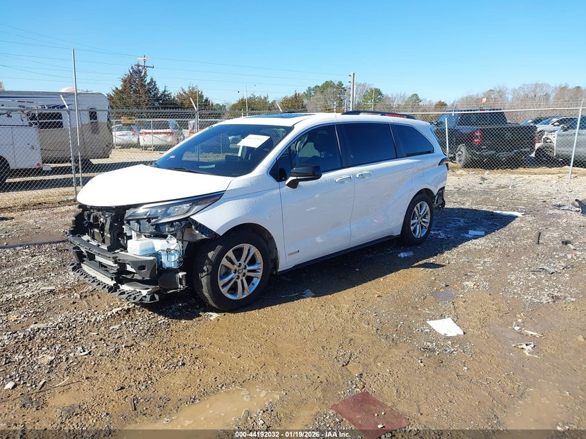 2021 Toyota Sienna Xse