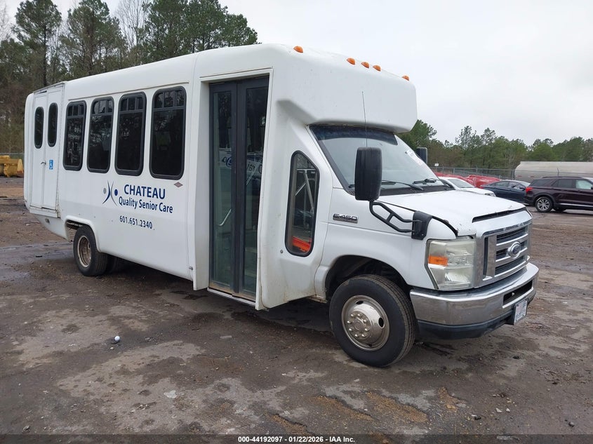 2013 Ford E-450 Cutaway