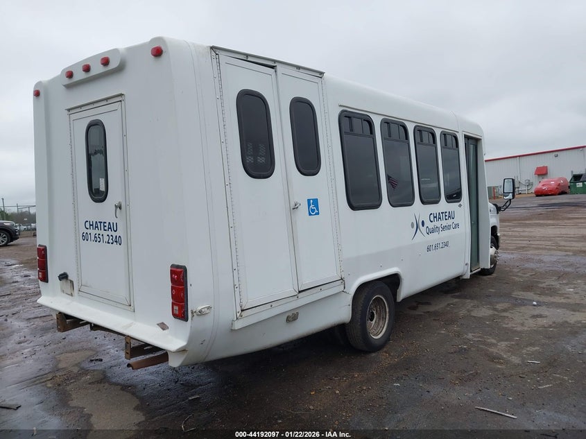 2013 Ford E-450 Cutaway