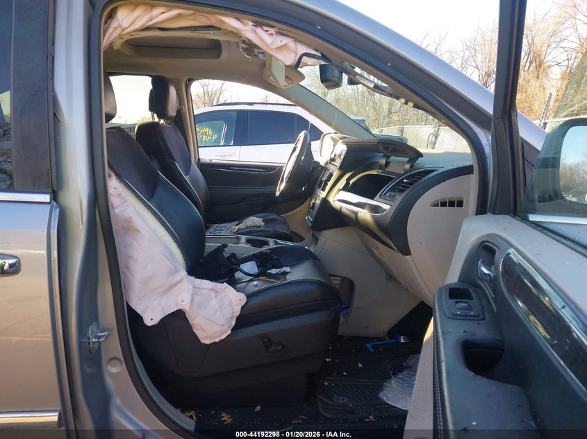 2015 Chrysler Town & Country Limited Platinum