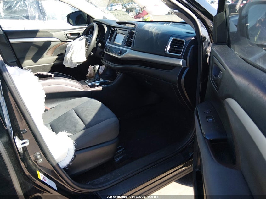 2016 Toyota Highlander Le