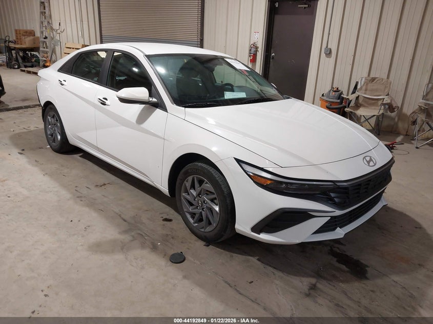 2024 Hyundai Elantra Sel