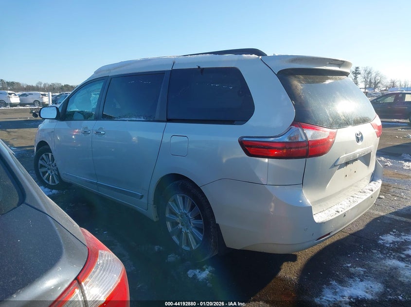 VIN 5TDDZ3DC7HS149558 2017 TOYOTA SIENNA XLE PREMIUM 7 PASSENGER