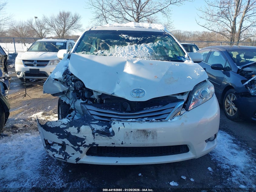 VIN 5TDDZ3DC7HS149558 2017 TOYOTA SIENNA XLE PREMIUM 7 PASSENGER