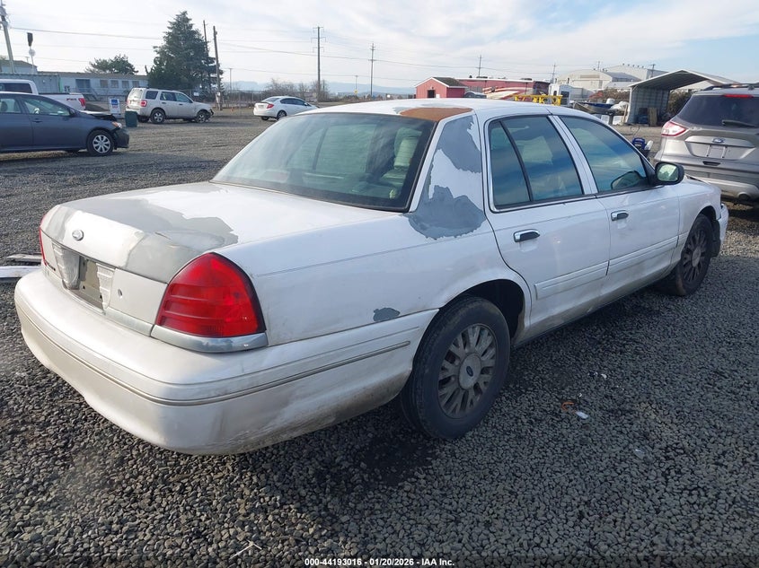 2004 Ford Crown Victoria Lx