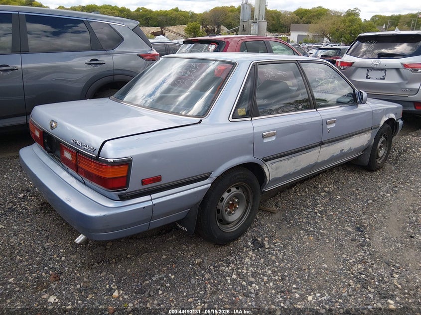 1988 TOYOTA CAMRY auction photo 4