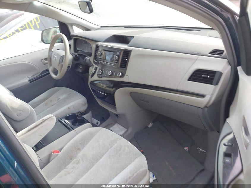 2011 Toyota Sienna Le V6