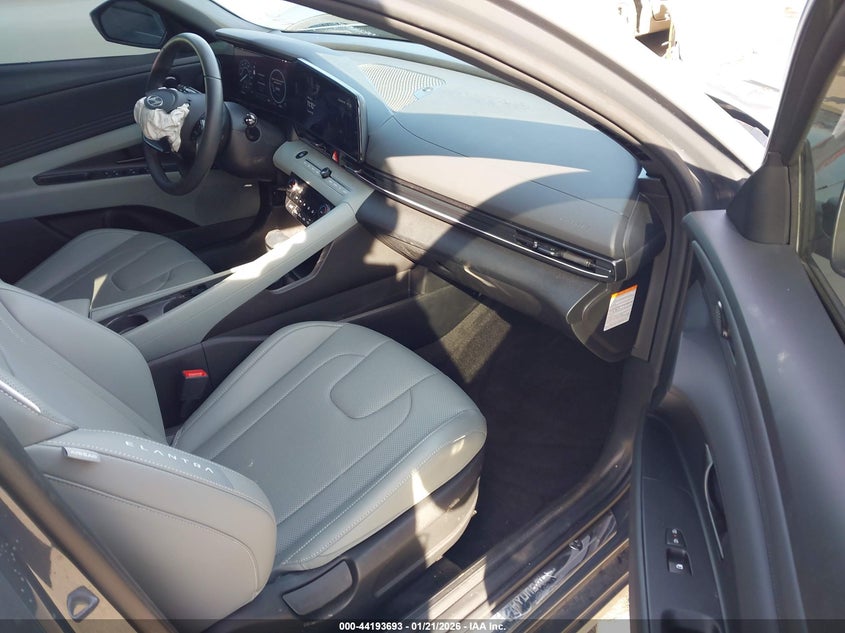 2025 Hyundai Elantra Hybrid Limited