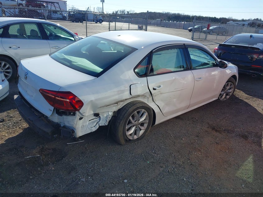 2018 Volkswagen Passat 2.0T R-Line/2.0T S
