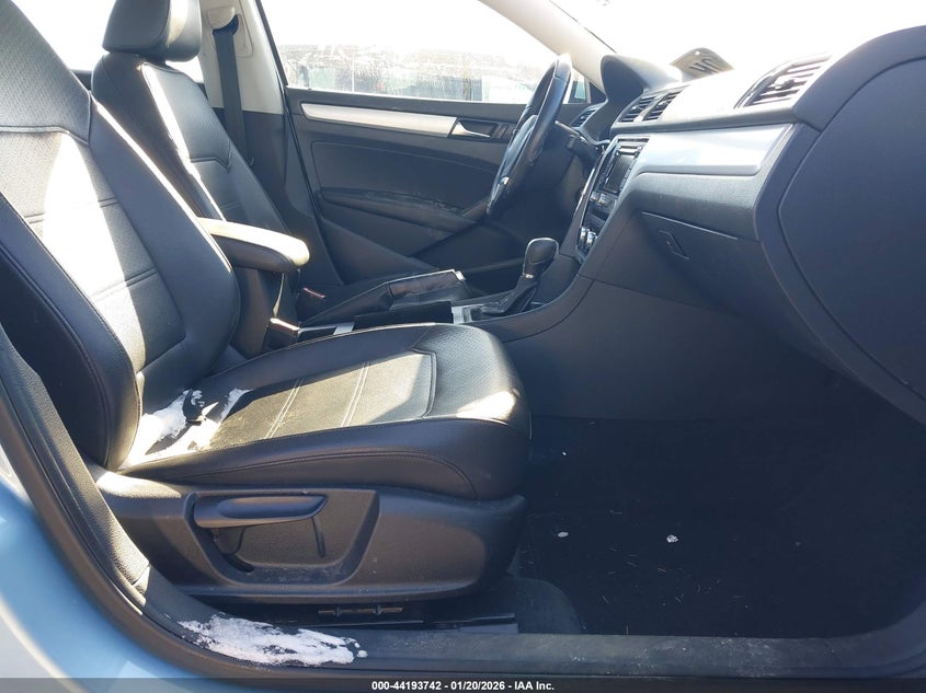 2012 Volkswagen Passat 2.5L Se