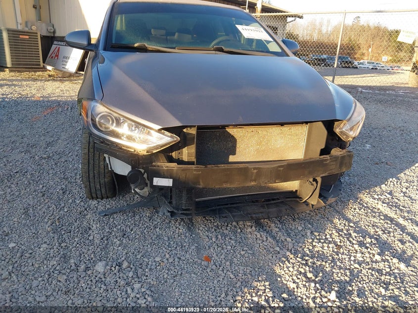 VIN 5NPD74LF5JH261293 2018 HYUNDAI ELANTRA SE