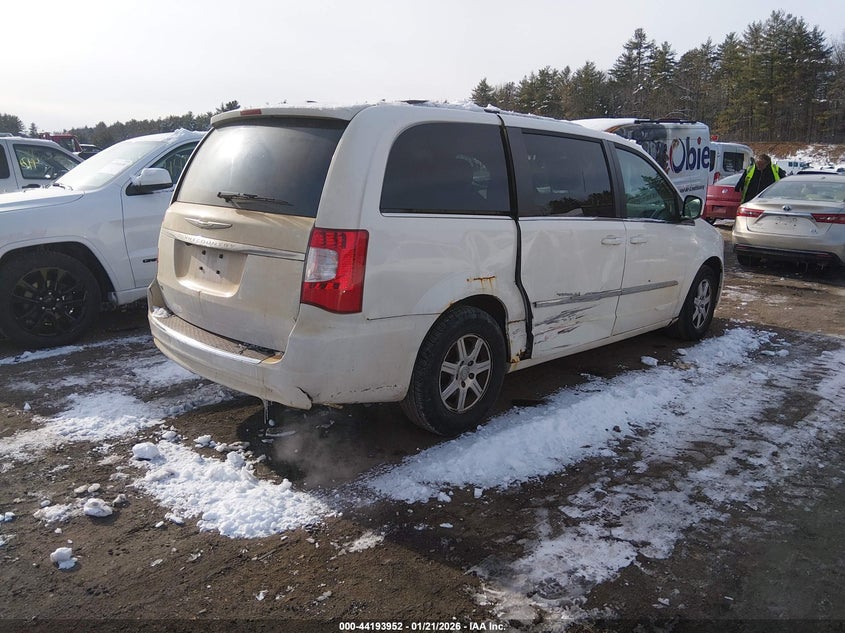 2013 Chrysler Town & Country Touring