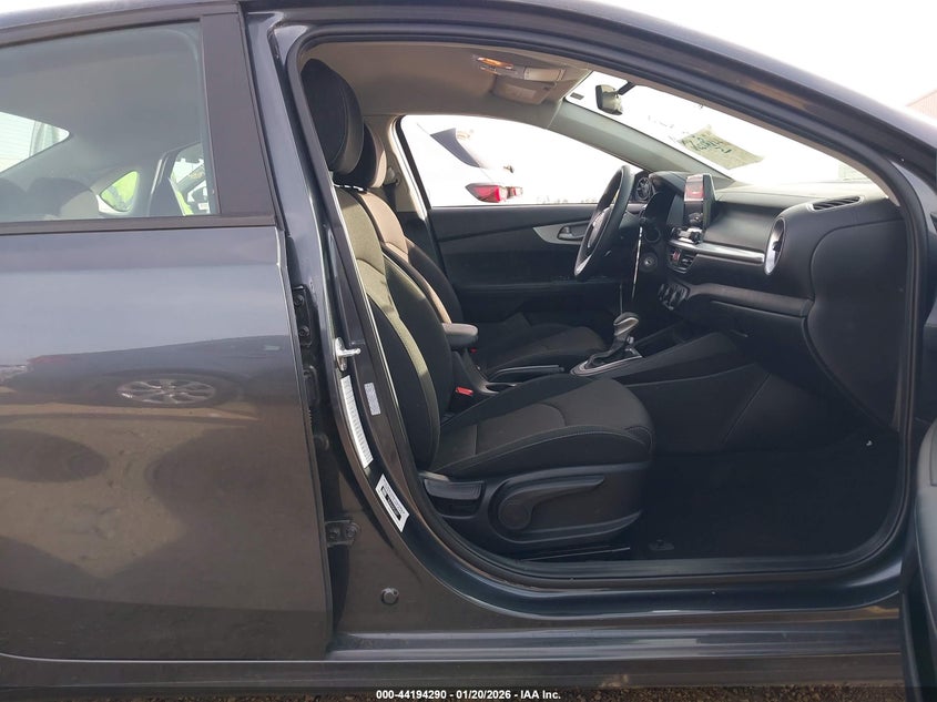 VIN 3KPF24AD5RE798982 2024 KIA FORTE LXS