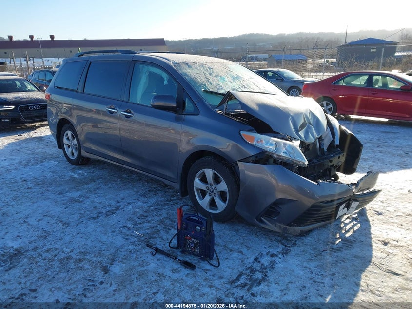 2019 Toyota Sienna Le 8 Passenger